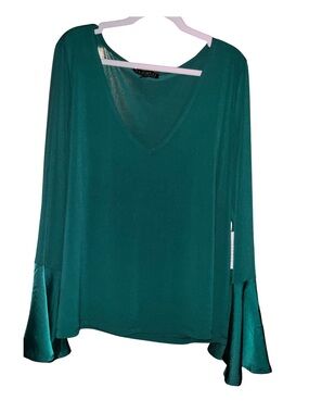Eloquii Emerald Green V-Neck Blouse Flared Satin Cuffs Long Sleeve 22/24 NWT